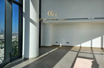 Empty Room image for: Duplex - 4 Bedrooms - 5 Bathrooms for rent in Waves Grande - Sobha Hartland - Mohammed Bin Rashid City - Dubai, Image 1