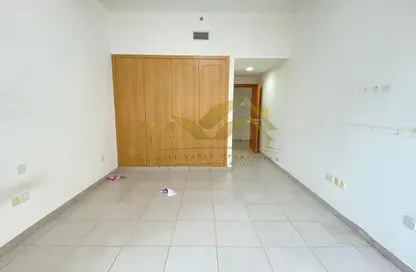 Apartment - 2 Bedrooms - 3 Bathrooms for rent in Blue Tower - Sheikh Zayed Road - Dubai