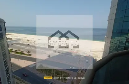 شقة - 2 غرف نوم - 3 حمامات للبيع في برج الكورنيش - طريق كورنيش عجمان - عجمان