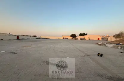 أرض - استوديو للايجار في آلصجعه - الشارقة