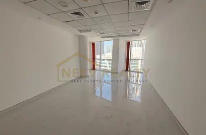 مكتب - استوديو للايجار في B2B  برج - الخليج التجاري - دبي