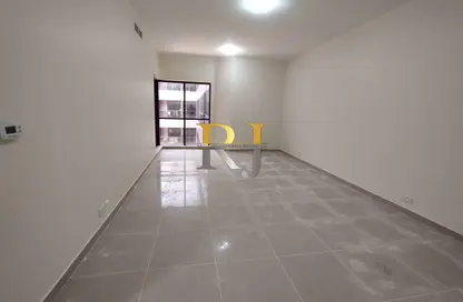 Apartment - 2 Bedrooms - 2 Bathrooms for rent in Golden Sands 9 - Mankhool - Bur Dubai - Dubai