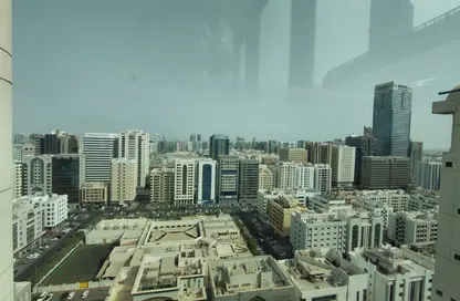 شقة - 3 غرف نوم - 4 حمامات للايجار في برج بيزنس سنتر - شارع حمدان - أبوظبي