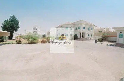 Outdoor Building image for: Villa - 6 Bedrooms for rent in Shakhbout City - Abu Dhabi, Image 1