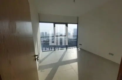 شقة - 2 غرف نوم - 2 حمامات للايجار في راديانت سكوير - مدينة الأضواء - جزيرة الريم - أبوظبي