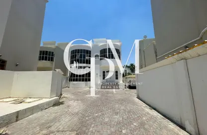 Villa - Studio - 6 Bathrooms for rent in Khalifa City - Abu Dhabi