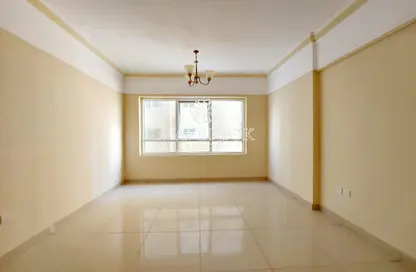Empty Room image for: Apartment - 1 Bedroom - 2 Bathrooms for rent in Danat Al Khan Tower - Al Khan Lagoon - Al Khan - Sharjah, Image 1
