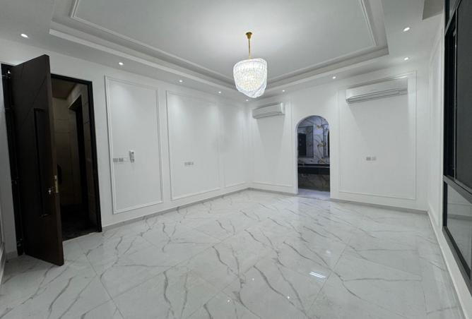 15936300 - Property Image 2