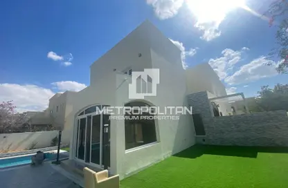 Outdoor House image for: Villa - 4 Bedrooms - 5 Bathrooms for rent in Meadows 1 - Meadows - Dubai, Image 1