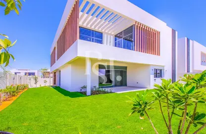 Villa - 5 Bedrooms - 7+ Bathrooms for sale in West Yas - Yas Island - Abu Dhabi