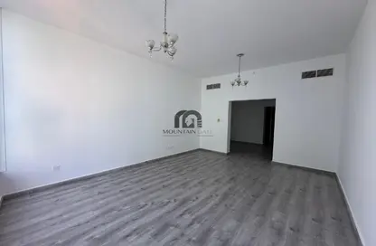 Apartment - 1 Bedroom - 2 Bathrooms for rent in Palm Tower 1 - Palm Towers - Al Majaz - Sharjah