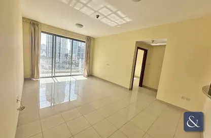 Empty Room image for: Apartment - 1 Bedroom - 2 Bathrooms for rent in Standpoint Tower 1 - Standpoint Towers - Downtown Dubai - Dubai, Image 1