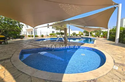 Villa - 5 Bedrooms - 6 Bathrooms for rent in Jumeirah 3 Villas - Jumeirah 3 - Jumeirah - Dubai