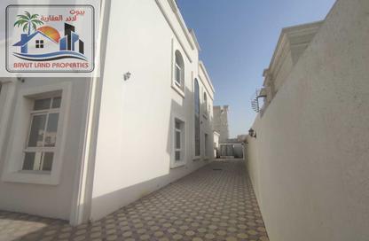 Villa - 5 Bedrooms - 6 Bathrooms for rent in Muwailih Building - Muwaileh - Sharjah