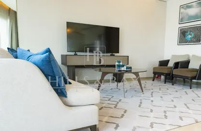 Living Room image for: Apartment - 3 Bedrooms - 3 Bathrooms for rent in Address Harbour Point Tower 1 - Address Harbour Point - Dubai Creek Harbour (The Lagoons) - Dubai, Image 1