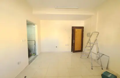 Apartment - Studio - 1 Bathroom for rent in Fire Station Road - Muwaileh - Sharjah