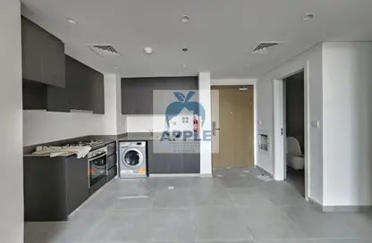 شقة - 2 غرف نوم - 3 حمامات للايجار في الطراز - حي نسيج - الجادة - الشارقة