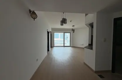 Apartment - 2 Bedrooms - 2 Bathrooms for rent in La Riviera - Dubai Marina - Dubai
