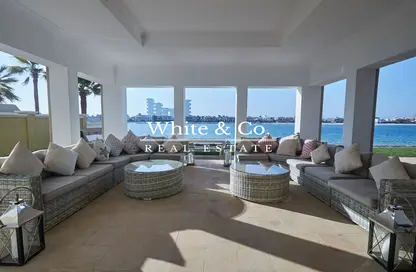 Living Room image for: Villa - 6 Bedrooms - 7 Bathrooms for rent in Signature Villas Frond D - Signature Villas - Palm Jumeirah - Dubai, Image 1