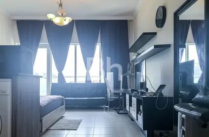 Apartment - Studio - 1 Bathroom for rent in Burj Al Nujoom - Downtown Dubai - Dubai