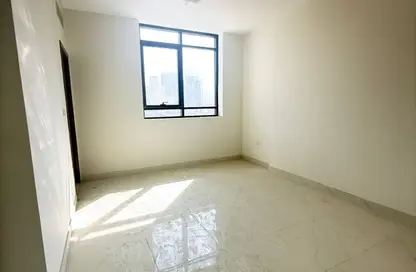 شقة - 2 غرف نوم - 2 حمامات للايجار في شارع التعاون الجديد - التعاون - الشارقة