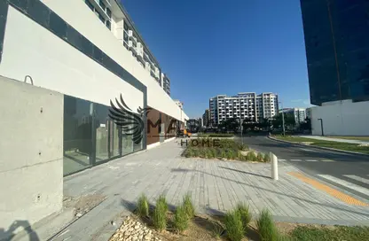 Shop - Studio - 1 Bathroom for rent in AZIZI Riviera 3 - AZIZI Riviera - Meydan One - Meydan - Dubai