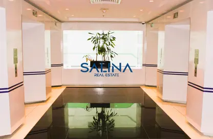طابق كامل - استوديو - 2 حمامات للايجار في برج نسيمه - شارع الشيخ زايد - دبي
