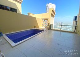 صورةحوض سباحة لـ: بنتهاوس - 5 غرف نوم - 6 حمامات للبيع في مرجان 2 - مرجان - مساكن شاطئ الجميرا - دبي, صورة 1