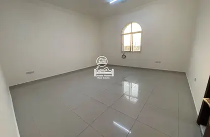 Apartment - 3 Bedrooms - 3 Bathrooms for rent in Shakhbout City - Abu Dhabi