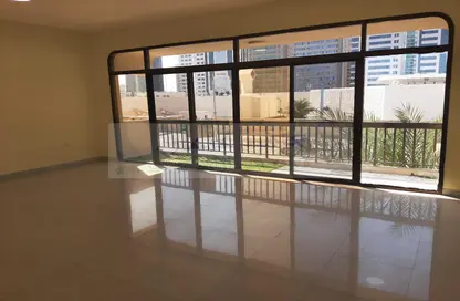 Empty Room image for: Apartment - 3 Bedrooms - 4 Bathrooms for rent in Al Nahyan - Abu Dhabi, Image 1
