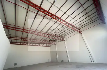 Warehouse - Studio - 2 Bathrooms for rent in Umm Al Thuoob - Umm Al Quwain