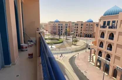 شقة - غرفة نوم - 2 حمامات للايجار في طراز فارسي - المدينة الدولية - دبي