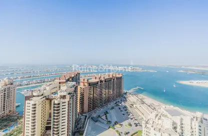 Apartment - Studio - 1 Bathroom for rent in The Palm Tower - Palm Jumeirah - Dubai