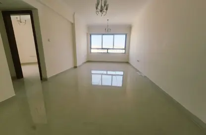 شقة - 2 غرف نوم - 2 حمامات للايجار في الزاهية - تجارية مويلح - الشارقة