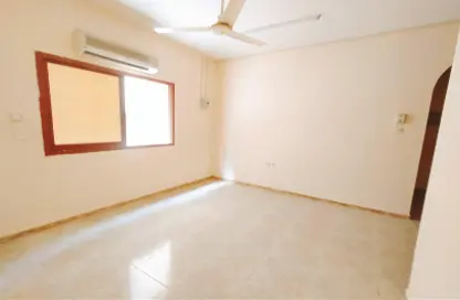 Empty Room image for: Apartment - 1 Bathroom for rent in SG Muwaileh Building - Muwaileh - Sharjah, Image 1