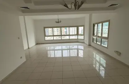 Apartment - 2 Bedrooms - 3 Bathrooms for rent in Al Majaz 1 - Al Majaz - Sharjah