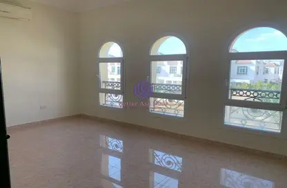 Empty Room image for: Compound - 5 Bedrooms - 7 Bathrooms for rent in Khalifa City A - Khalifa City - Abu Dhabi, Image 1