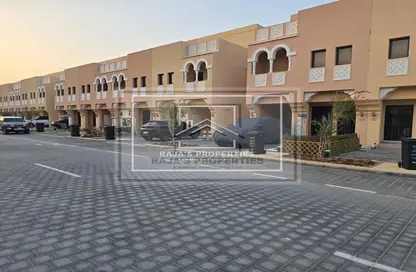 Villa - 2 Bedrooms - 3 Bathrooms for sale in Zone 7 - Hydra Village - Abu Dhabi