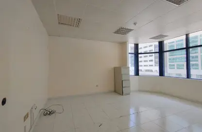 Office Space - Studio - 1 Bathroom for rent in Lafzaeyya Tower - Khalifa Street - Abu Dhabi