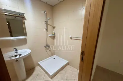 شقة - غرفة نوم - 2 حمامات للايجار في شارع الكورنيش - أبوظبي