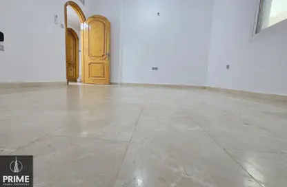 شقة - 1 حمام للايجار في بناية المرور - شارع سلطان بن زايد الاول - منطقة المرور - أبوظبي
