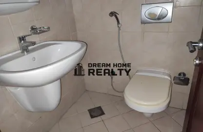 Apartment - 1 Bedroom - 2 Bathrooms for rent in Al Taawun - Sharjah