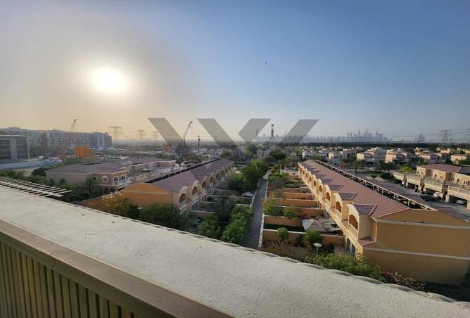 Exclusive 2 Bed with Private Terrace Skyline View