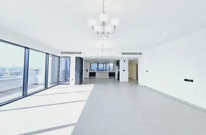 Penthouse - 3 Bedrooms - 5 Bathrooms for rent in Dubai Healthcare City - Bur Dubai - Dubai