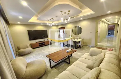 فيلا - 4 غرف نوم - 5 حمامات للايجار في منطقة 16 - قرية جميرا الدائرية - دبي