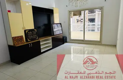 Apartment - 1 Bedroom - 2 Bathrooms for rent in Emirates Lake Tower 1 - Emirates Lake Towers - Emirates City - Ajman