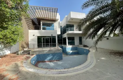 Villa - 4 Bedrooms - 6 Bathrooms for rent in Al Khalidiya - Abu Dhabi