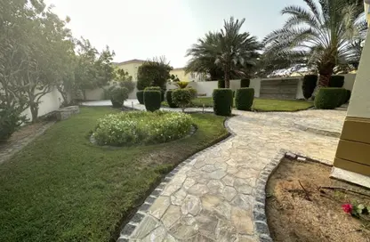 Villa - 4 Bedrooms - 5 Bathrooms for rent in Jumeirah Park - Dubai