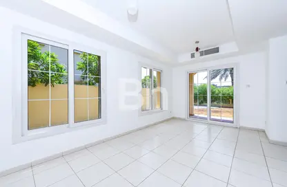 Villa - 2 Bedrooms - 3 Bathrooms for rent in Springs 1 - The Springs - Dubai