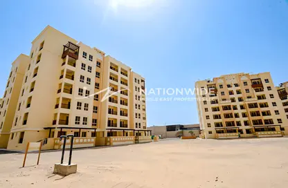 Outdoor Building image for: Apartment - 2 Bedrooms - 3 Bathrooms for sale in Bawabat Al Sharq - Baniyas East - Baniyas - Abu Dhabi, Image 1